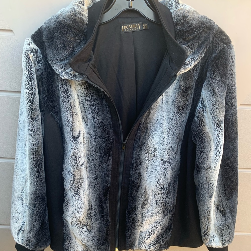 Lightweight Spring/Fall Women’s Coat (EUC)
